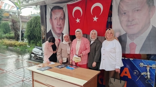 Rize’de AK Parti Kadın Kolları Yağmura Rağmen Üye Çalışmalarını Sürdürdü